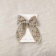 Sailor Bow - olive floral