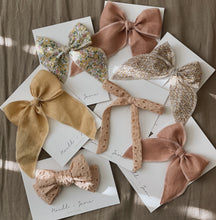 Large Pinwheel - cream floral