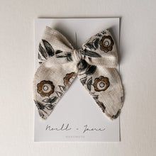 Sailor Bow - Leonora