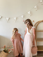 Large Pinwheel - cream floral