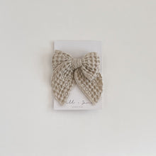 Sailor Bow - stone waffle