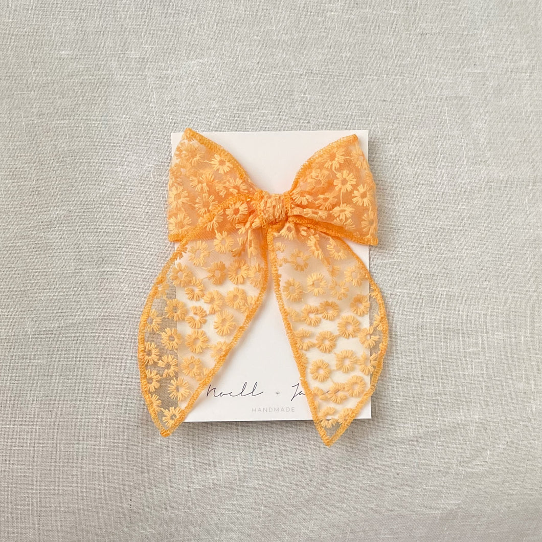 Sailor Bow - summer daisies