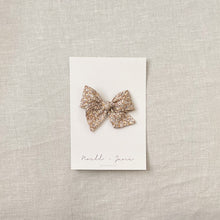 Small Pinwheel - peppercorn