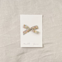 Small Schoolgirl - daffodil