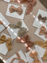 Small Pinwheel - cream floral