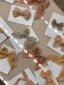 Small Pinwheel - cream floral