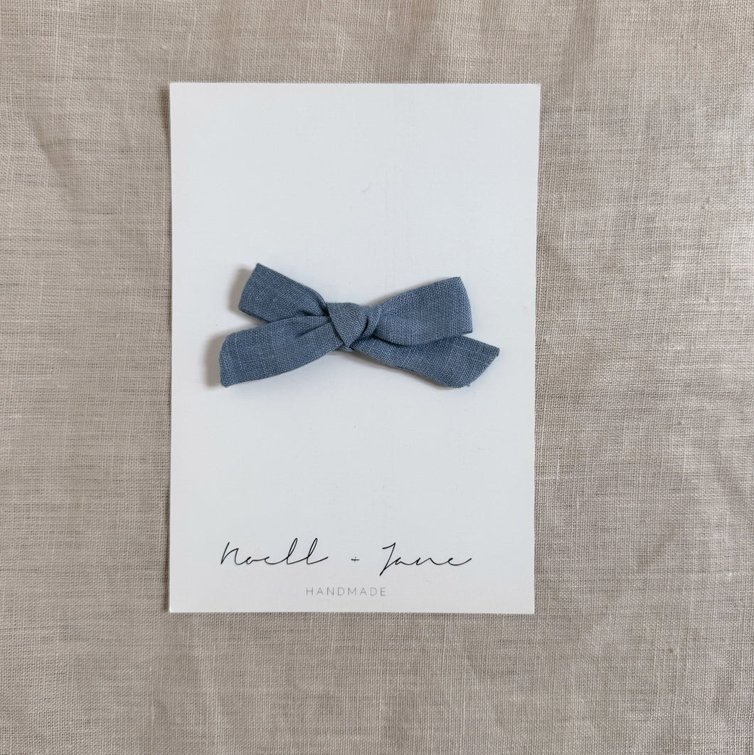 Small Schoolgirl  - dutch blue