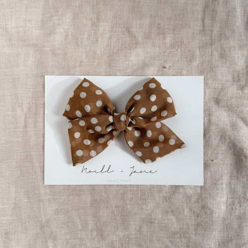 large pinwheel - chiffon brown dot