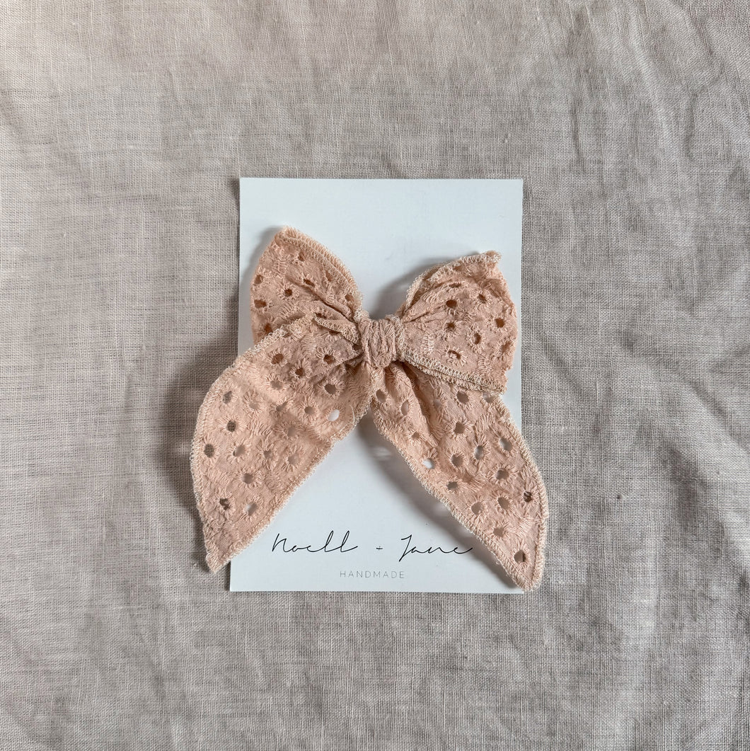 Sailor Bow - Peach eyelet