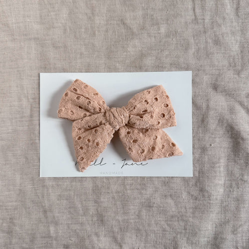 Large Pinwheel - blush eyelet