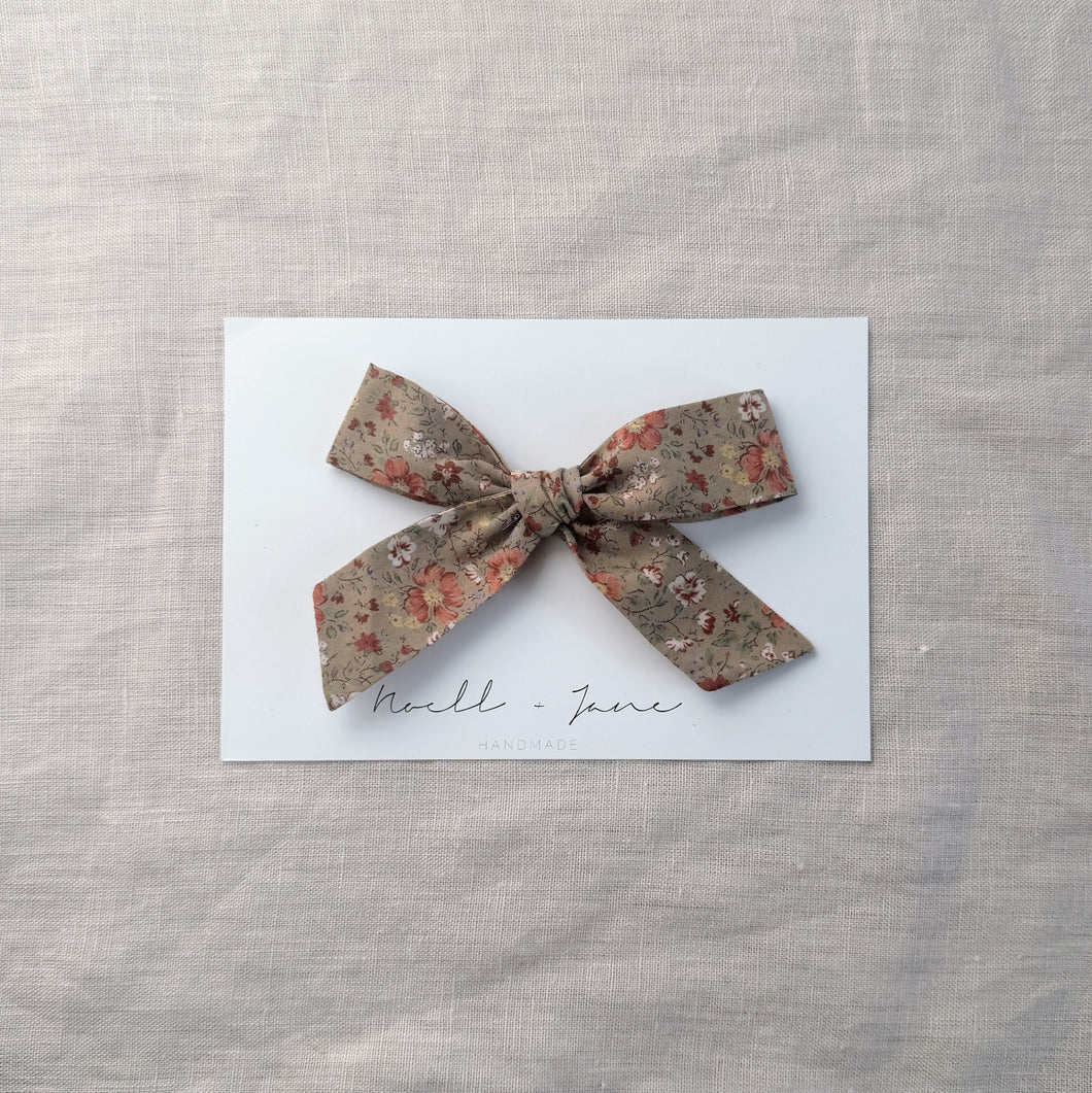large schoolgirl - sage floral