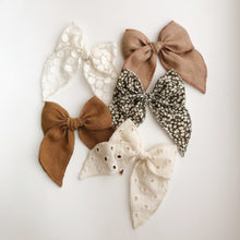 Sailor Bow - peppercorn
