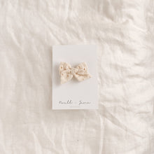 small pinwheel -  cream eyelet