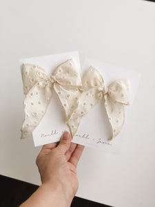 Sailor bow large - cream eyelet
